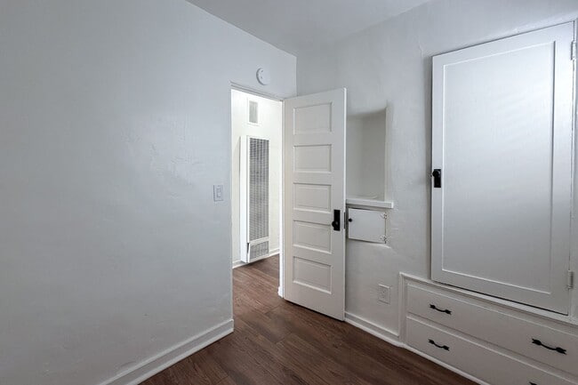 Building Photo - 117 Van Nuys Ave