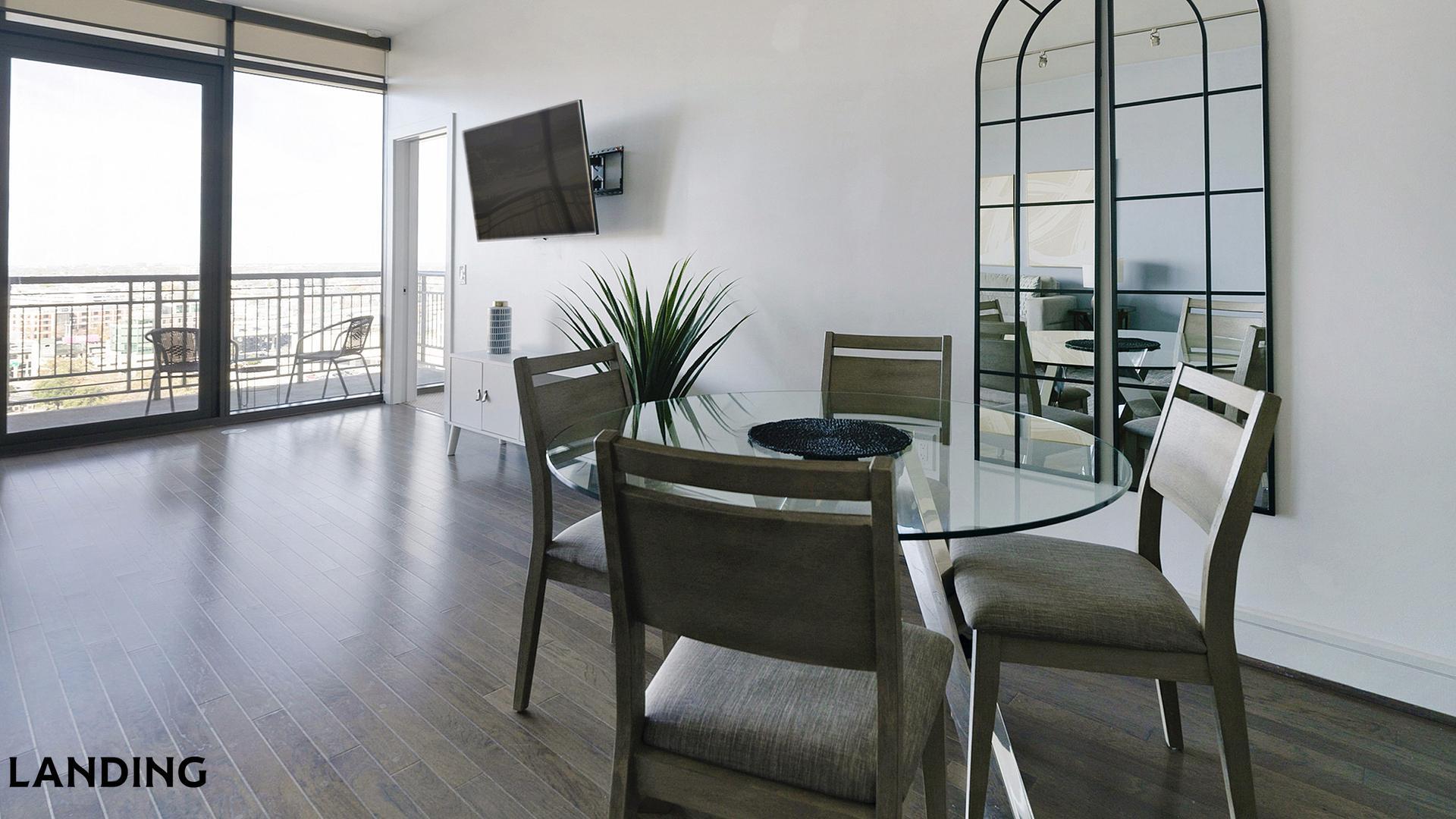 Building Photo - 777 Preston St