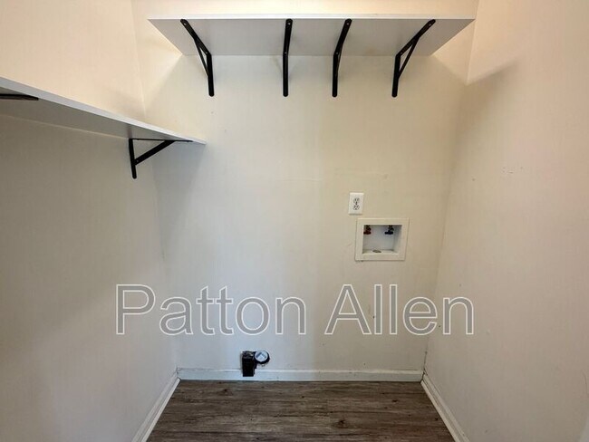 Building Photo - 23 Dawnwood Cir