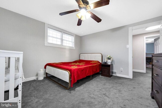 Building Photo - 945 Fariston Dr