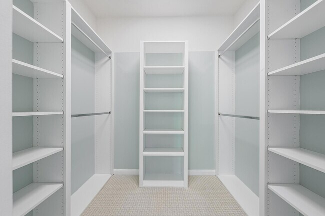 Building Photo - 136 Ashley Ct