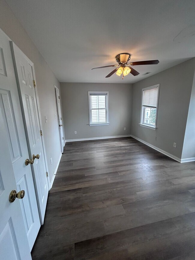 Building Photo - Available Now! | Spacious 4-Bedroom Home | Close to VCU