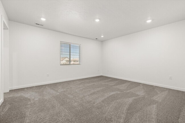 Building Photo - BRAND NEW Stunning 4-Bed, 3-Bath Townhome That Feels Like a Detached House