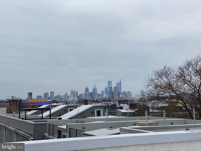 Building Photo - 1824 Frankford Ave