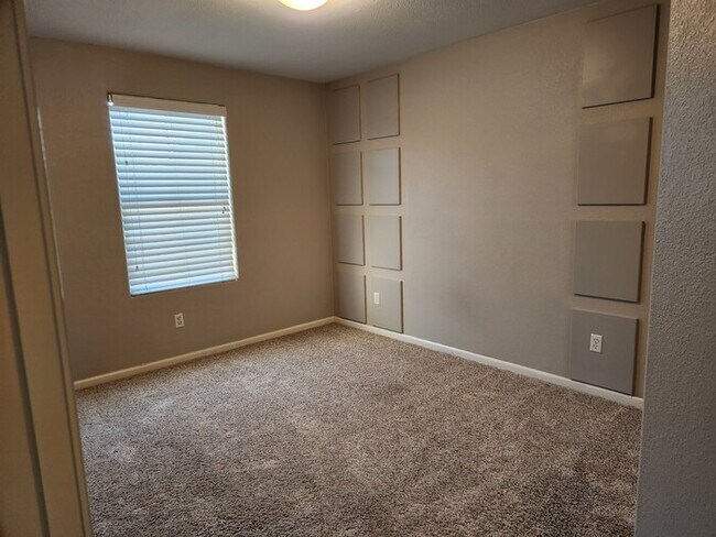 Building Photo - 131 Candela Cir