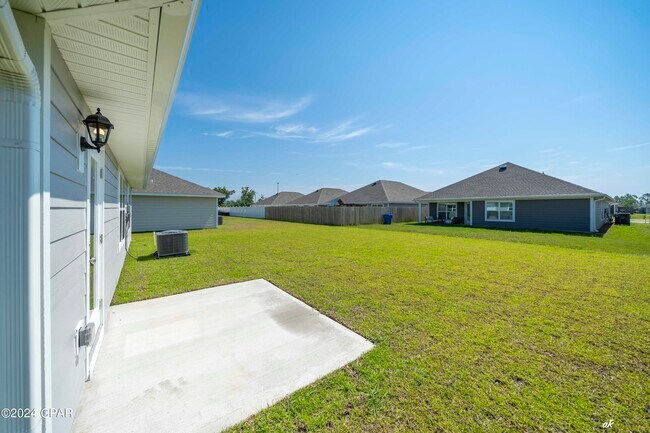 Building Photo - 282 Boggy Creek Way