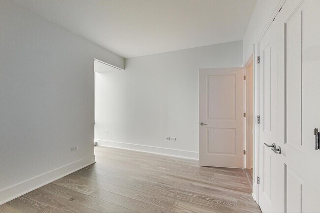 Building Photo - 363 E Wacker Dr