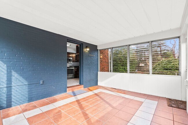 Building Photo - Charming 4-Bedroom Home in Silver Spring