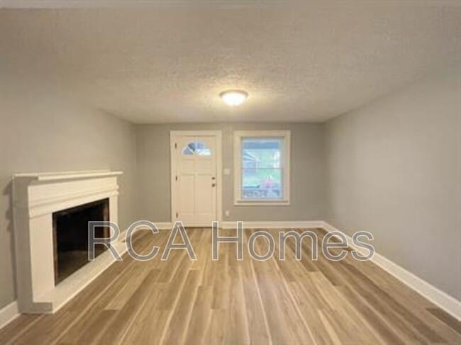 Building Photo - 367 S Grand Ave