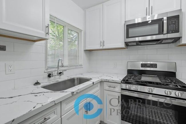 Building Photo - 3011 1/2 30th Street