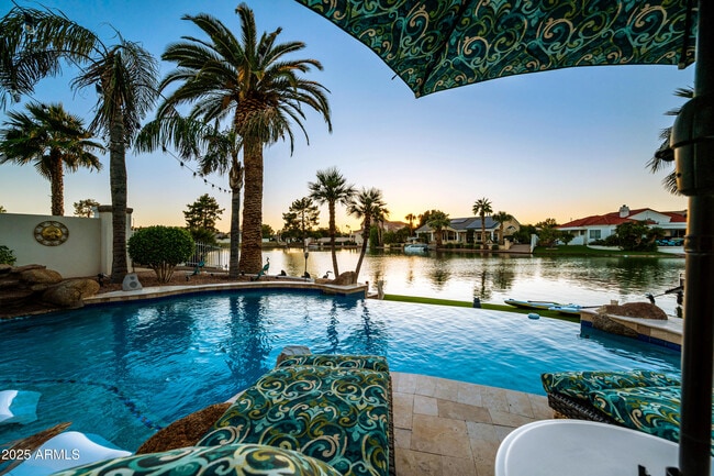 Building Photo - 1817 E Willow Tree Ct