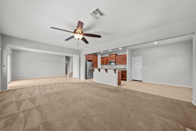 Building Photo - 34081 Clovis Way