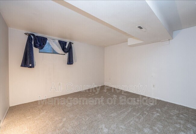 Building Photo - 1517 Stuart St