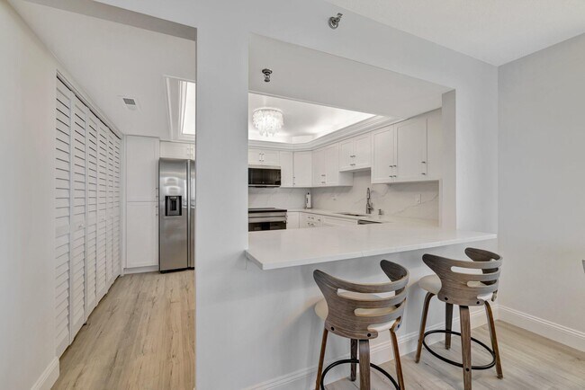 Building Photo - 3100 N Hwy A1A