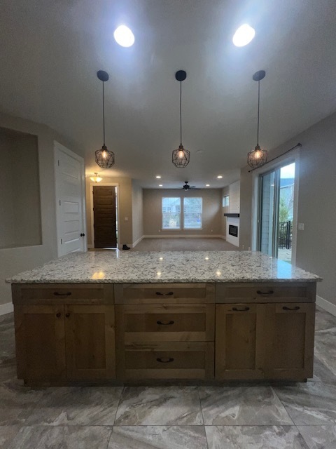 Building Photo - 4 Bed 2.5 Bath in Boise!