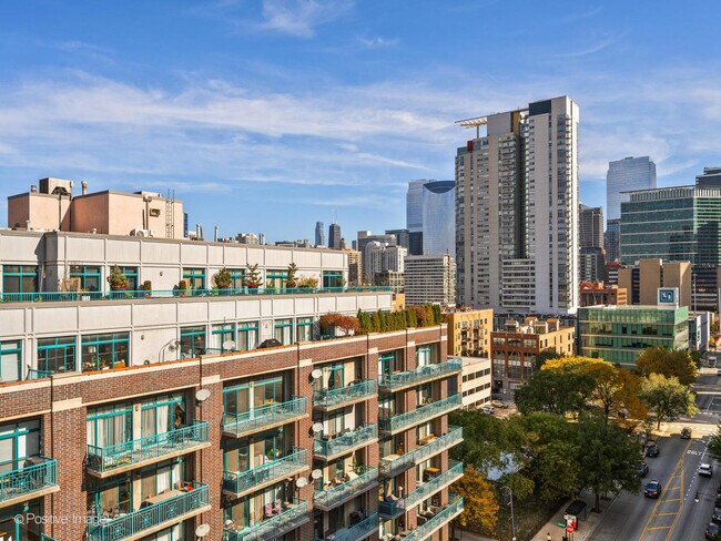 Building Photo - 901 W Madison St