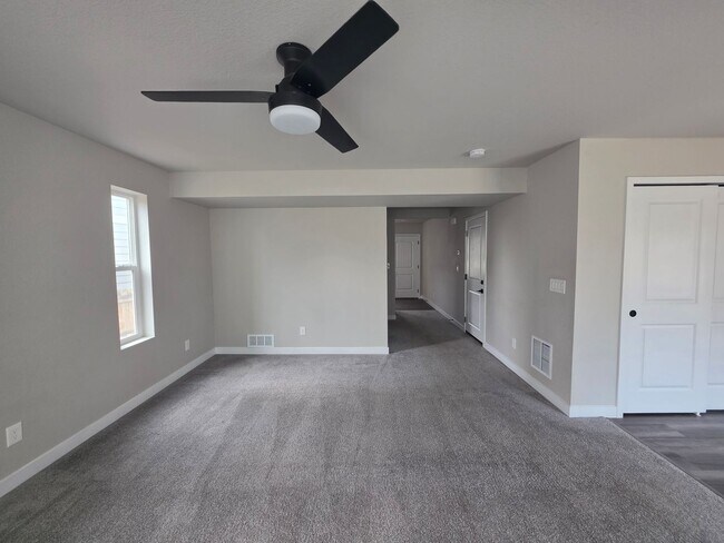 Building Photo - 10429 Luneth Dr
