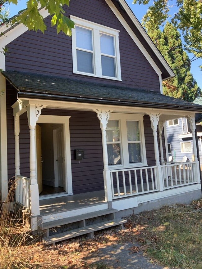 Building Photo - Pre-Lease Today, 5 Bedroom Home!