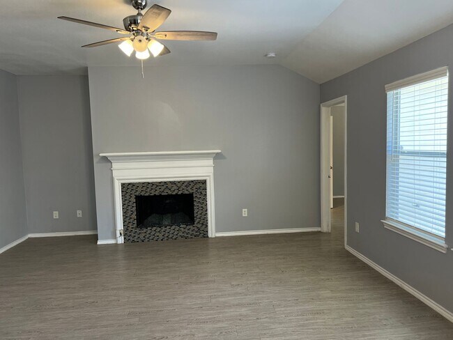 Building Photo - Eagle Springs Home Ready for Immediate Occupancy