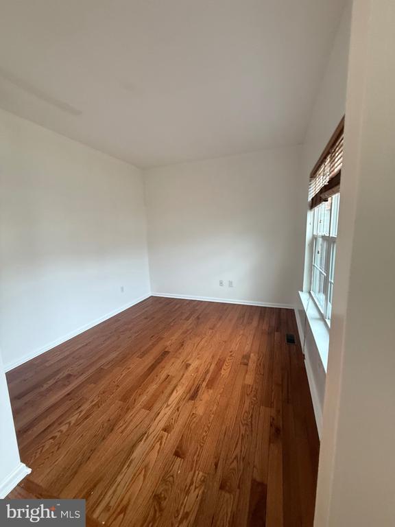 Building Photo - 5 English Ivy Dr