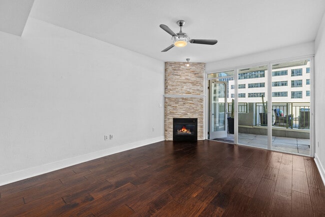 Building Photo - 1240 India St