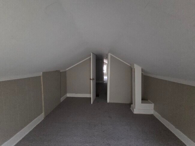 Building Photo - 524 S Greer St