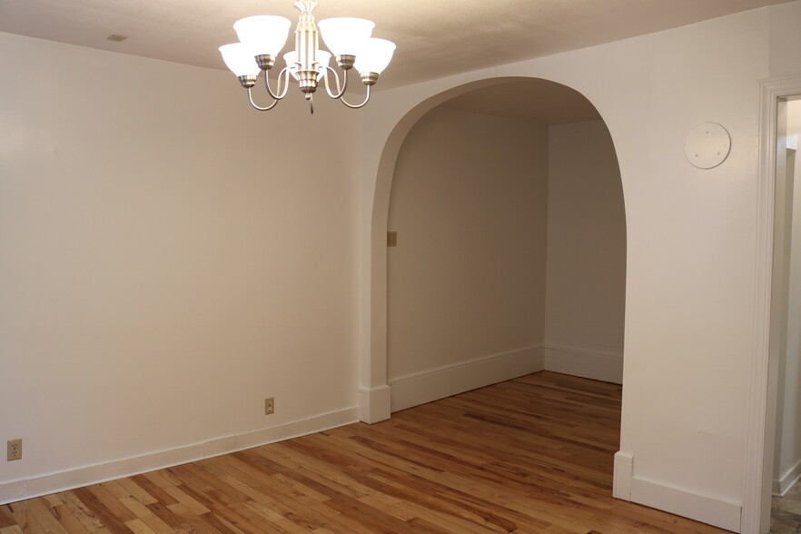 Building Photo - 241 Elm St