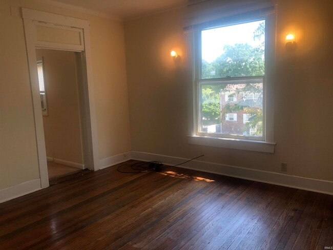 Building Photo - 423 S Fess Ave