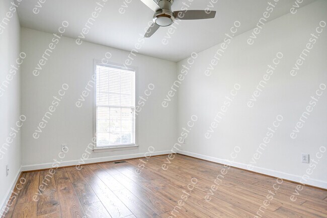 Building Photo - 1105 McDonough Cir