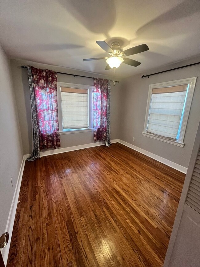 Building Photo - Well-Maintained San Diego Home with Classi...