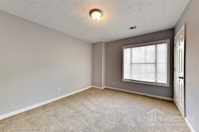Building Photo - 910 Hounds Ridge Ct