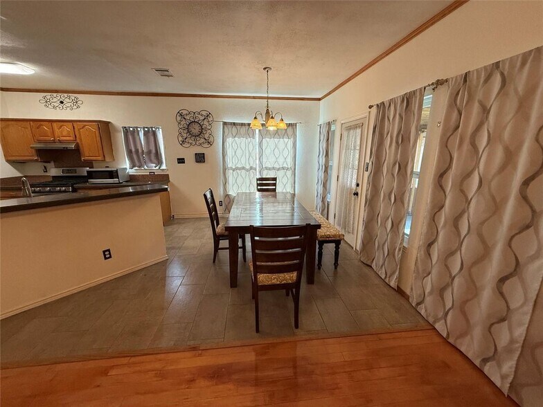 Primary Photo - 1526 Harvest Run Dr