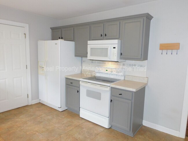 Building Photo - 2804 Mitchell Wood Dr
