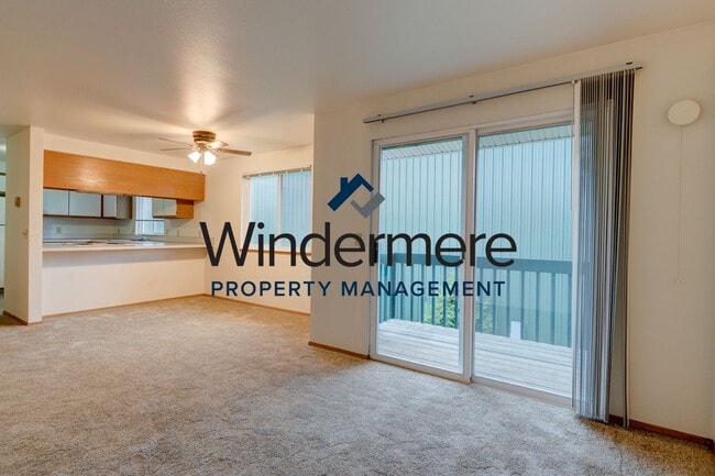 Building Photo - Two Bedroom Apartment in Coupeville