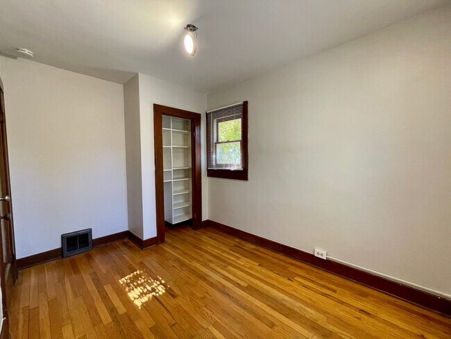 Building Photo - $0 DEPOSIT OPTION, NEW PAINT, TRADITIONAL BRICK HOME, WALKING DISTANCE TO DU!! LARGE BACKYARD, DE...