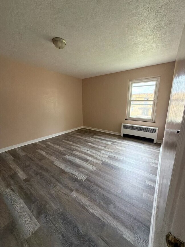 Building Photo - 110 Blymyer