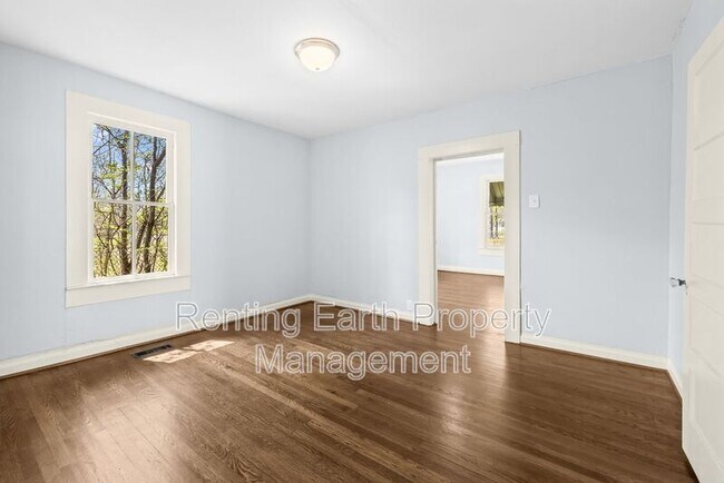 Building Photo - 6309 3rd Ave S