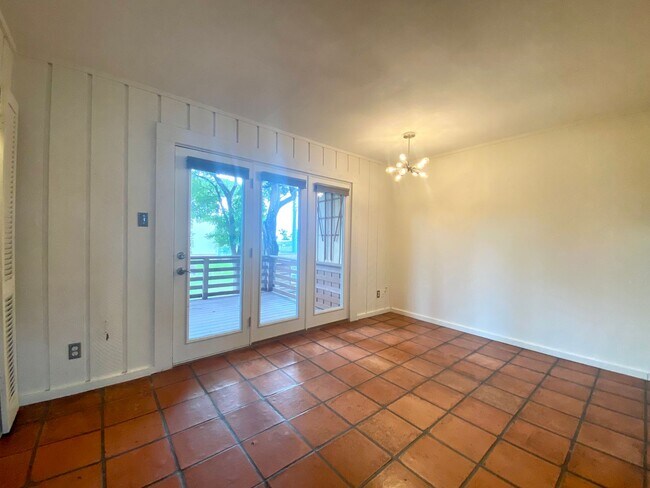 Building Photo - Blue Ridge Trail