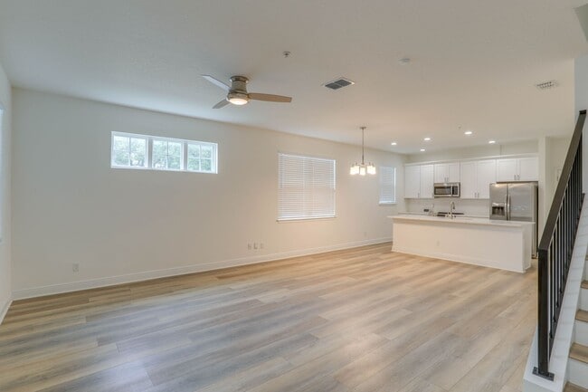 Building Photo - 1401 E Michigan St