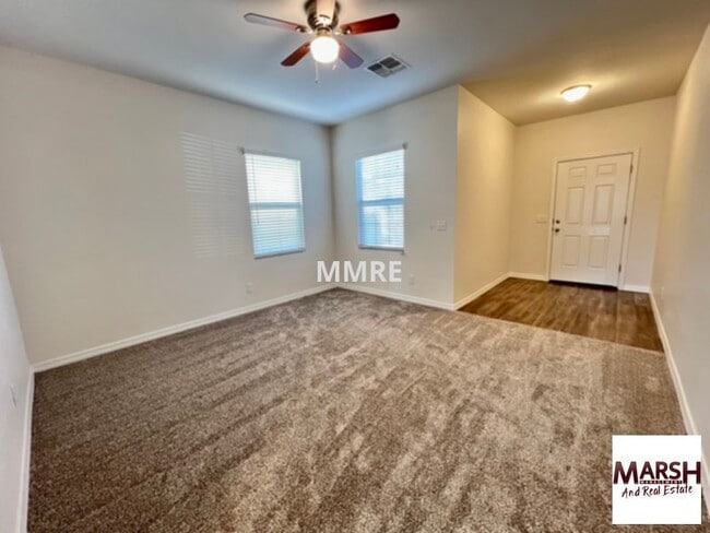 Building Photo - Beautiful 2-story home with 5 bedrooms plu...