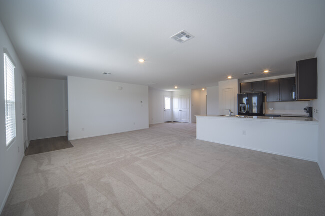 Building Photo - 301 Rancho Del Cielo Lp