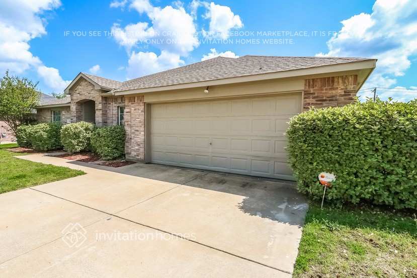 Building Photo - 4808 Bluebird Ln