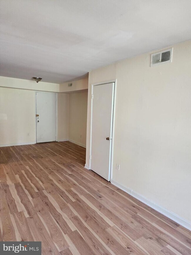 Building Photo - 7155 Donnell Pl