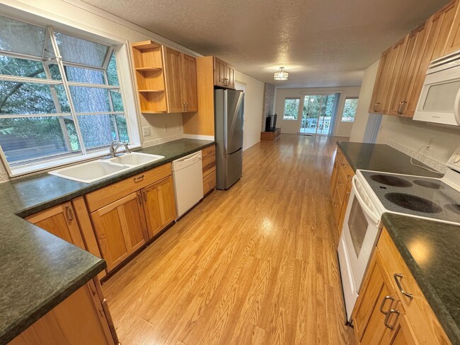 Building Photo - 3bd/2ba Bothell Home