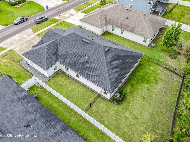 Building Photo - 826 Flach Dr