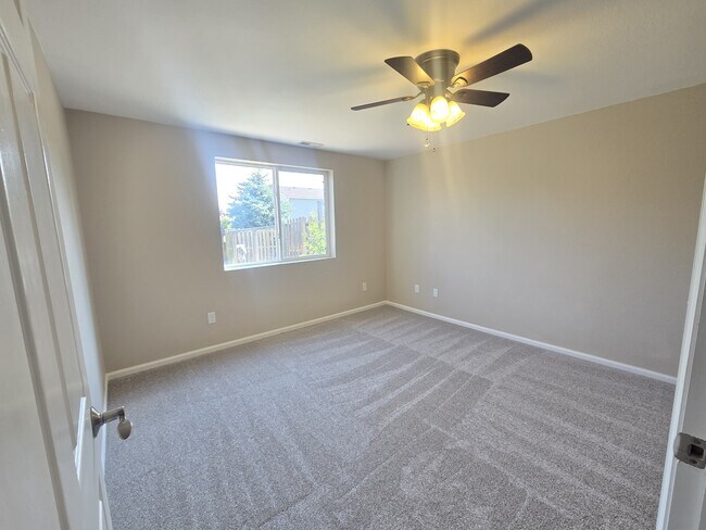 Building Photo - 12237 St Annes Rd