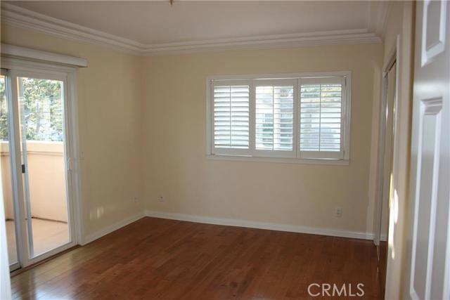 Building Photo - 224 Cll De Madrid