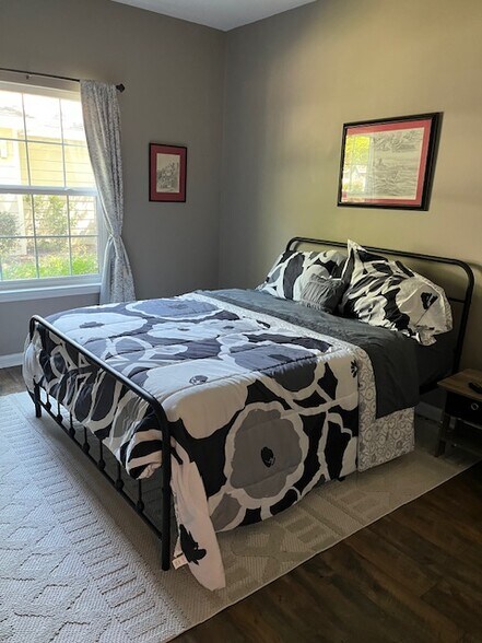 Building Photo - 1300 Park W Blvd