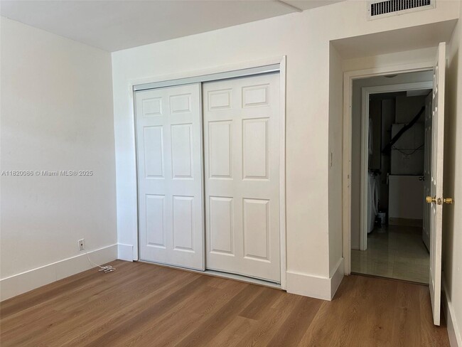 Building Photo - 8419 Forest Hills Dr