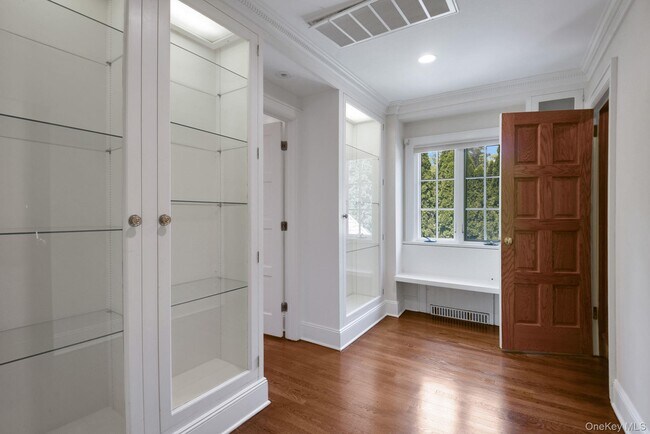 Building Photo - 46 Fenimore Rd